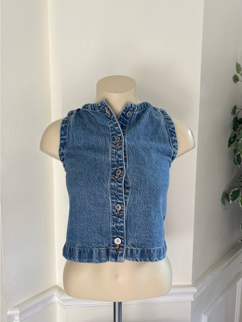 Sleeveless Blue Denim Button-Up Crop Top